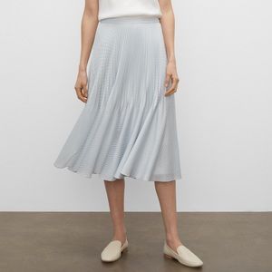Club Monaco Yowshee Midi light baby blue skirt size 6 excellent condition